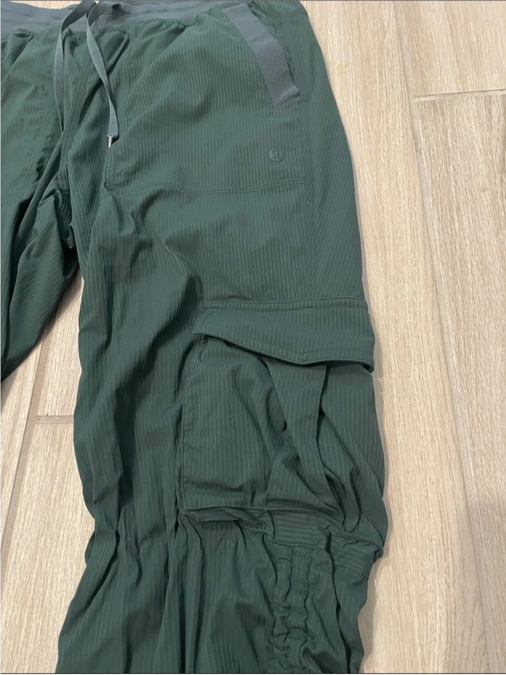 Lululemon Dance Studio Relaxed Fit Mid Rise Cargo Pants Legacy Green Sz XS